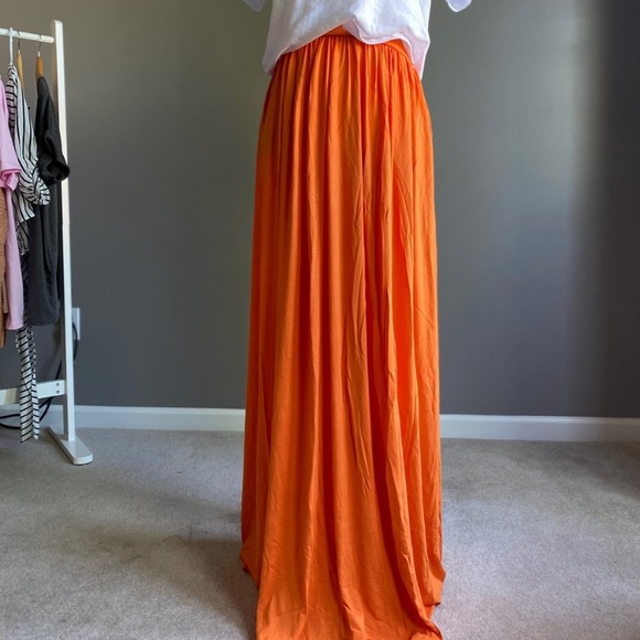 Pleated Maxi Skirt - Picture 2 of 6